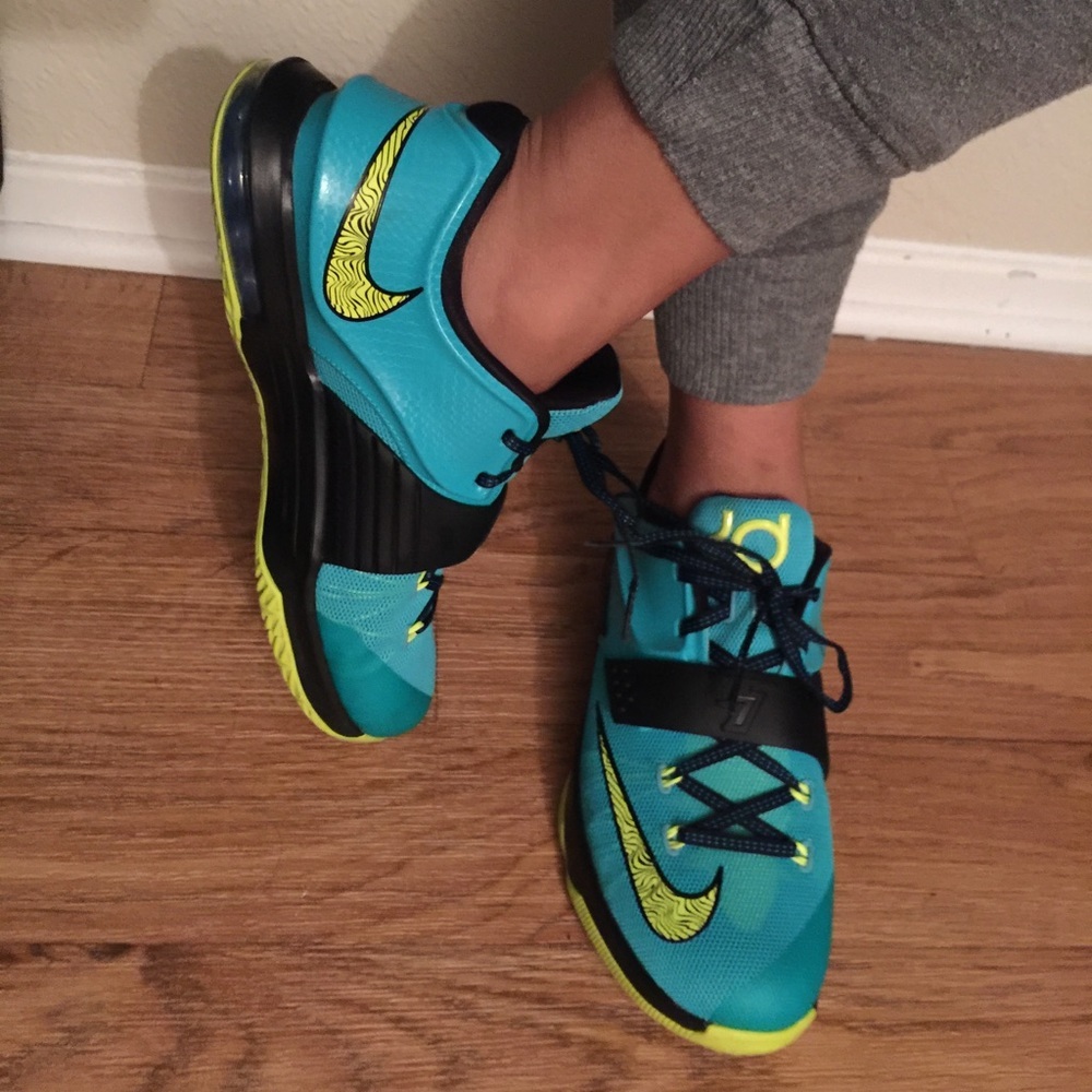 Nike - Picture 3 of 7